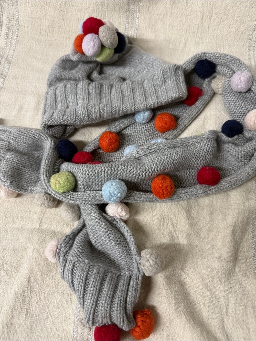 GAP Light Gray Knit Hat and Pom-Pom Holiday Scarf Set